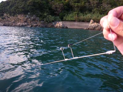 あおりねっとオリジナル 沖掛けヤエンの投入時の様子